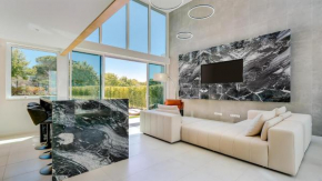 Villa Serenity- CleverDetails, Central Vilamoura, Sleeps 4 adults and 2 children, located in the center